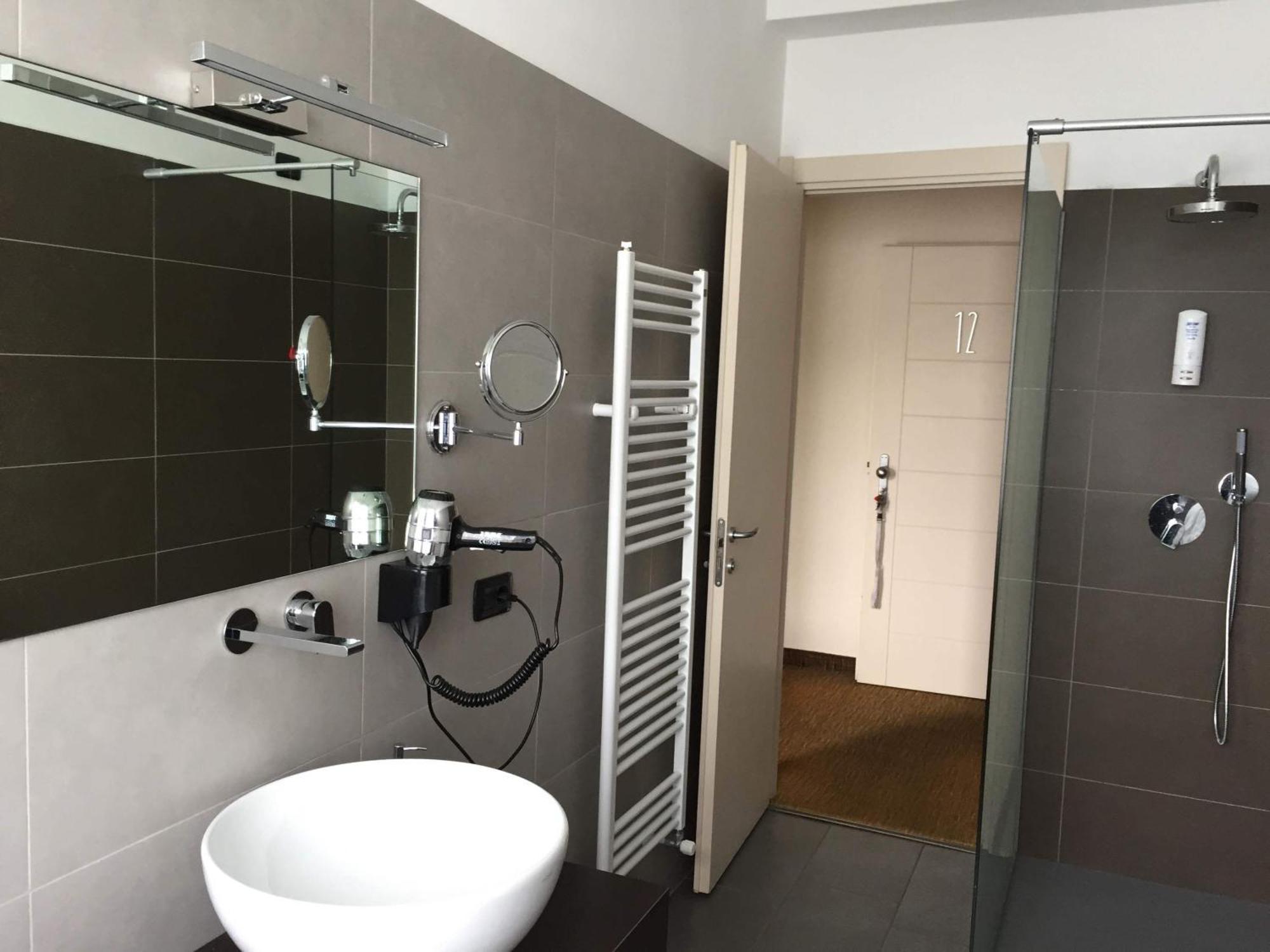 Hotel Lido Ranco Bilik gambar